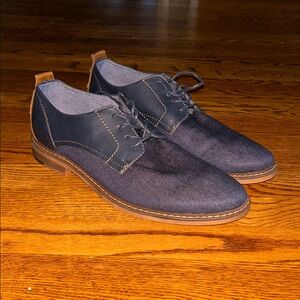 Men's Navy Derby Shoes with Contrast Tan Outsole